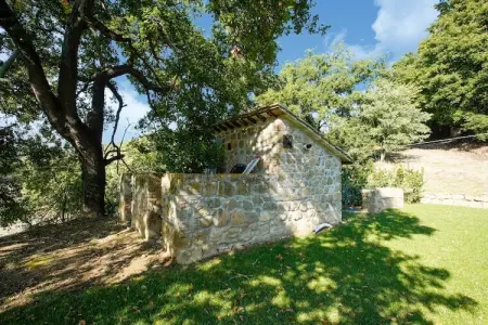 Villa Sparina, Vieille Villa à Sermugnano avec piscine à débordement - Photo 26