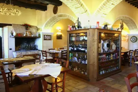 Gualdo Cattaneo Piccolo, Vaste maison de campagne avec jacuzzi à Gualdo Cattaneo - Photo 6