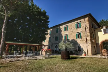 Gualdo Cattaneo Piccolo, Vaste maison de campagne avec jacuzzi à Gualdo Cattaneo - Photo 9