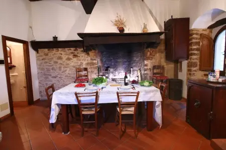Granaio, Château de luxe avec piscine installé en Ombrie - Photo 2