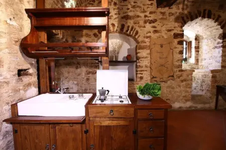 Granaio, Château de luxe avec piscine installé en Ombrie - Photo 11