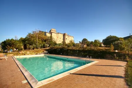 Granaio, Château de luxe avec piscine installé en Ombrie - Photo 19
