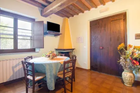 Cavaliere d'Italia, Grande ferme avec piscine à Castiglione del Lago - Photo 3