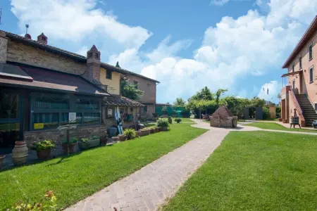 Cavaliere d'Italia, Grande ferme avec piscine à Castiglione del Lago - Photo 8