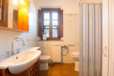 Cavaliere d'Italia, Grande ferme avec piscine à Castiglione del Lago - Photo 17