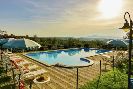 Pino, Maison agro-touristique en Ombrie avec terrasse privée - Photo 1