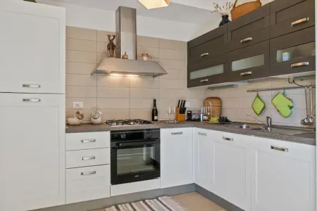 Casa Santa Giusta, Maison de vacances moderne près de la mer à Bosa, Sardaigne - Photo 2