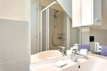 Romantica, Maison de vacances moderne avec piscine à Gravedona - Photo 17