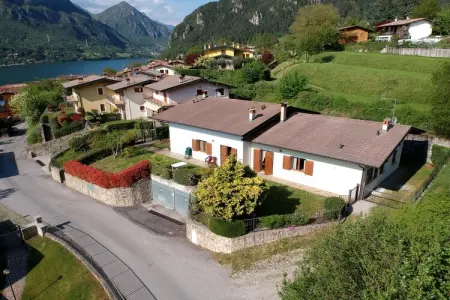 Casa Lucia Due, Maison moderne à Idro (Lombardie), située près du lac Idro - Photo 11