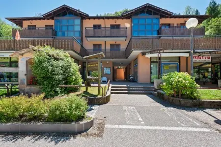 Miralago Trilo Primopiano, Maison de vacances moderne face lac Ledro, commerces et bar - Photo 2