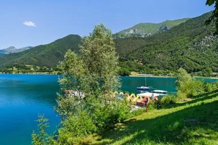 Miralago Trilo Primopiano, Maison de vacances moderne face lac Ledro, commerces et bar - Photo 22