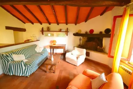 La Loggia, maison de vacances caractéristique avec piscine partagée - Photo 1