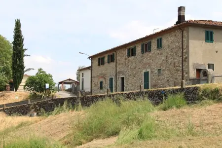 La Casa dei Due Olivi, Ferme rustique à San Baronto avec piscine - Photo 10