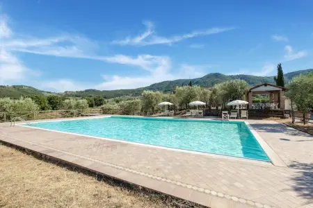 La Casa dei Due Olivi, Ferme rustique à San Baronto avec piscine - Photo 20