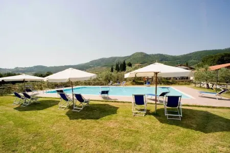 La Casa dei Cinque Olivi, Charmante ferme à San Baronto avec piscine - Photo 4