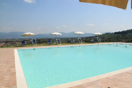 La Casa dei Cinque Olivi, Charmante ferme à San Baronto avec piscine - Photo 10