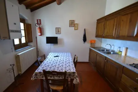 La Casa dei Cinque Olivi, Charmante ferme à San Baronto avec piscine - Photo 18