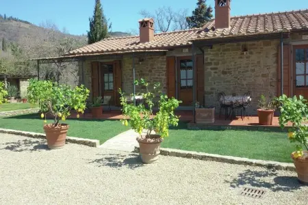 Glici, Ferme contemporain à Loro Ciuffenna avec piscine - Photo 9