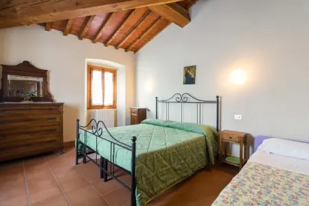 Monna Due, Demeure animée avec piscine partagée à Pian di Sco - Photo 1