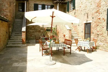 Fuoco, Charmante ferme avec piscine à Asciano - Photo 5