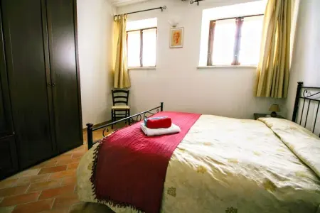 Terra, Ferme ancienne à Asciano avec piscine - Photo 23