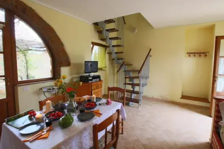 Piano, Ferme traditionnelle à Sorano avec piscine - Photo 15