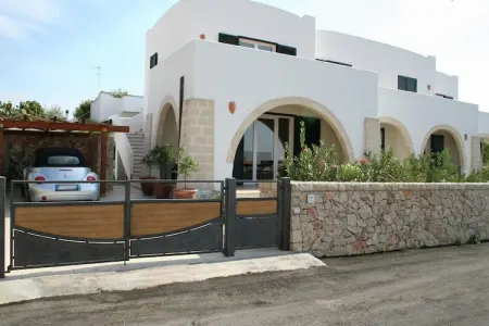 Quattro Colonne Uno con Piscina, Appartement moderne situé près de la mer dans le Salento - Photo 3