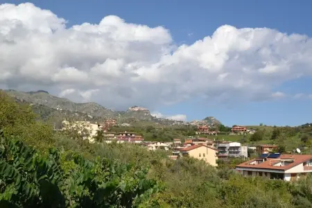 Casa con Terrazza, Charmante maison de vacances à Giardini Naxos près de la mer - Photo 7