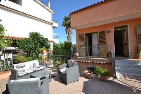 Casa con Terrazza, Charmante maison de vacances à Giardini Naxos près de la mer - Photo 31