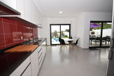 Casa Rozie, Maison de vacances moderne à Famalicão Nazaré avec piscine - Photo 3