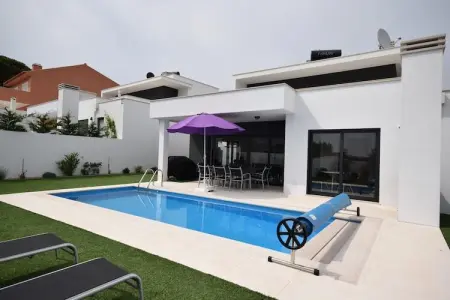 Casa Rozie, Maison de vacances moderne à Famalicão Nazaré avec piscine - Photo 11