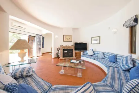 Villa Luisa, Maison de vacances moderne à Quarteira avec piscine - Photo 5