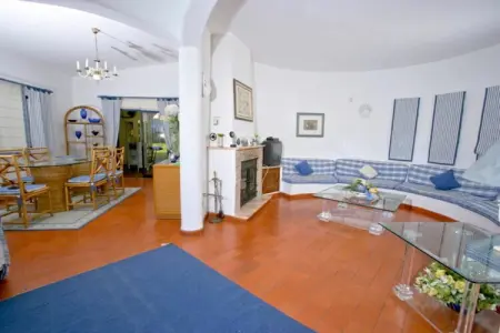 Villa Luisa, Maison de vacances moderne à Quarteira avec piscine - Photo 7