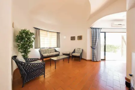 Villa Luisa, Maison de vacances moderne à Quarteira avec piscine - Photo 10