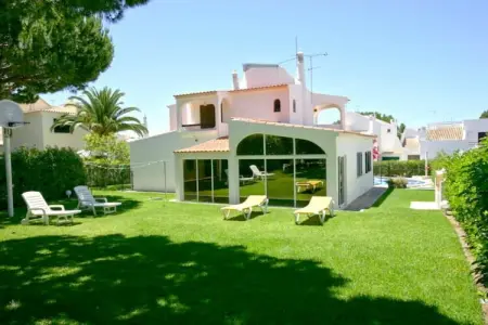 Villa Luisa, Maison de vacances moderne à Quarteira avec piscine - Photo 20