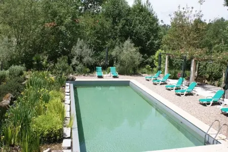 Casa Oliveirinha, Maison de vacances spacieuse à Covas avec parking - Photo 1