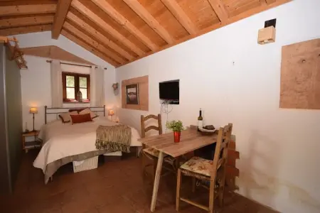 Casa do Tanque, Gîte calme à São Luís Alentejo dans la nature luxuriante - Photo 7