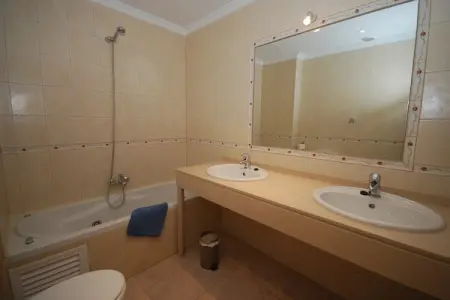 Los Olivos del Golf, Luxueuse maison de vacances à Quarteira Algarve avec jacuzzi - Photo 13