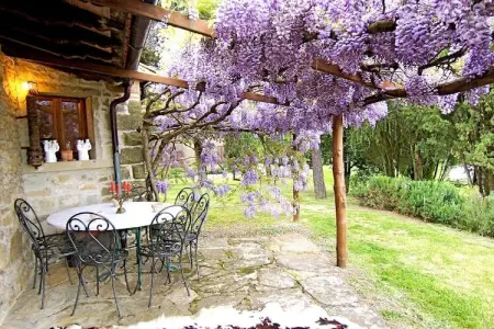 Casa Stefania, Gîte rustique à Scheggia avec piscine - Photo 5