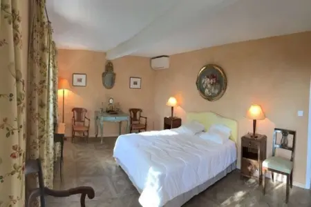 Vue mer, Belle villa à Cannes, du 18e siècle avec piscine privée et vue mer - Photo 4