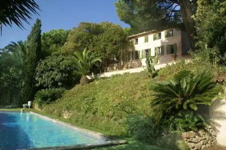 Vue mer, Belle villa à Cannes, du 18e siècle avec piscine privée et vue mer - Photo 6