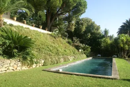 Vue mer, Belle villa à Cannes, du 18e siècle avec piscine privée et vue mer - Photo 8