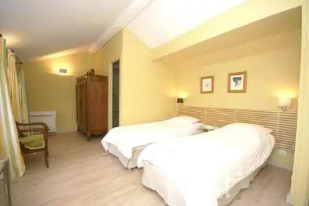 Vue mer, Belle villa à Cannes, du 18e siècle avec piscine privée et vue mer - Photo 13