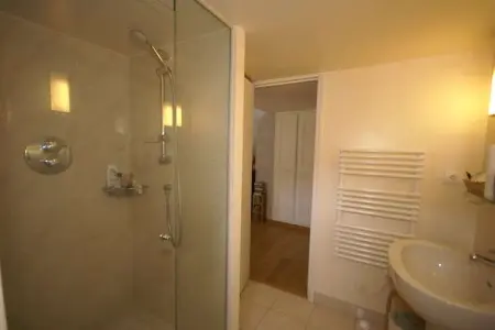 Vue mer, Belle villa à Cannes, du 18e siècle avec piscine privée et vue mer - Photo 15