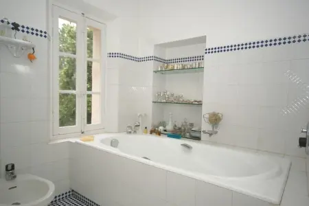 Vue mer, Belle villa à Cannes, du 18e siècle avec piscine privée et vue mer - Photo 16