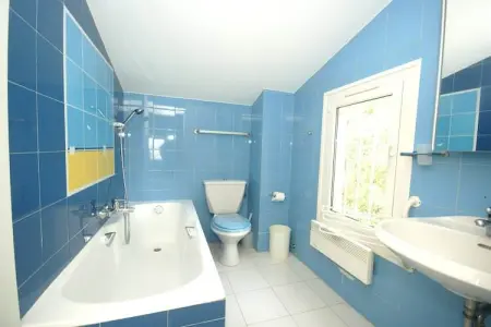 Vue mer, Belle villa à Cannes, du 18e siècle avec piscine privée et vue mer - Photo 17