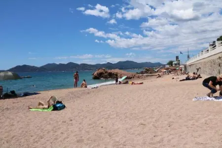 Vue mer, Belle villa à Cannes, du 18e siècle avec piscine privée et vue mer - Photo 23