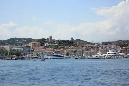 Vue mer, Belle villa à Cannes, du 18e siècle avec piscine privée et vue mer - Photo 32