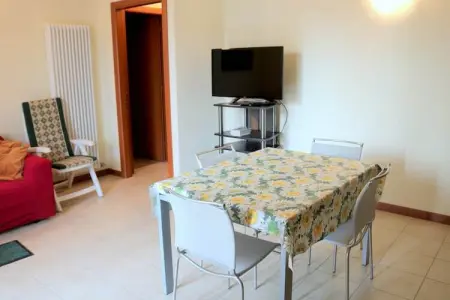 Lady Anna Tre, Appartement de campagne paisible avec piscine - Photo 10