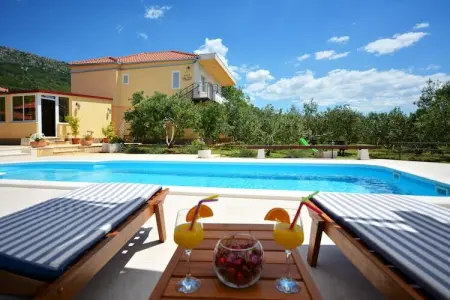 Villa Oliva, Villa confortable à Kaštel Lukšic sur le Mont Kozjak - Photo 6